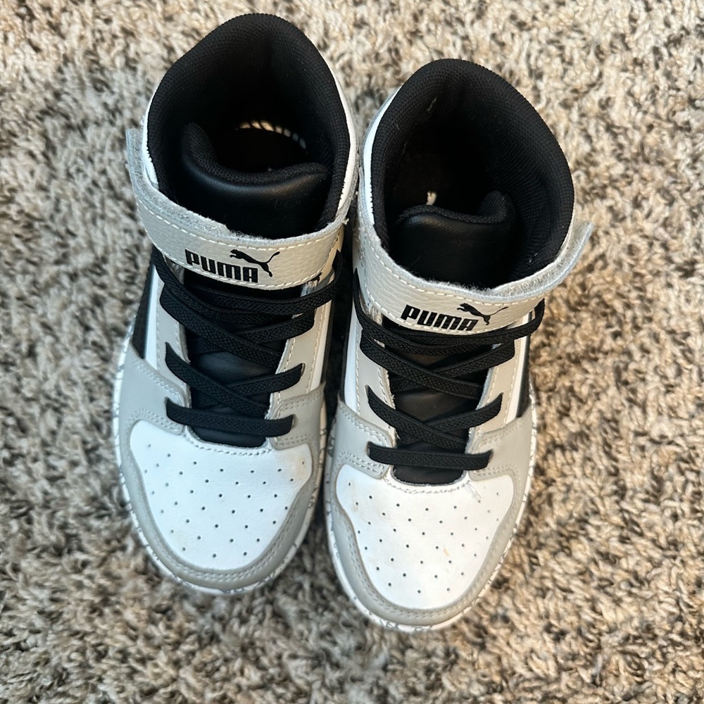 Puma Kids' Gray and White Sneakers - Picture 5 of 6